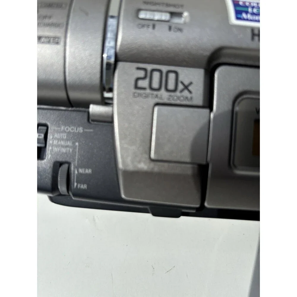 Sony Handycam Vision CCD-TRV37 Video 200X Digital Zoom Video Camera- NO BATTERY